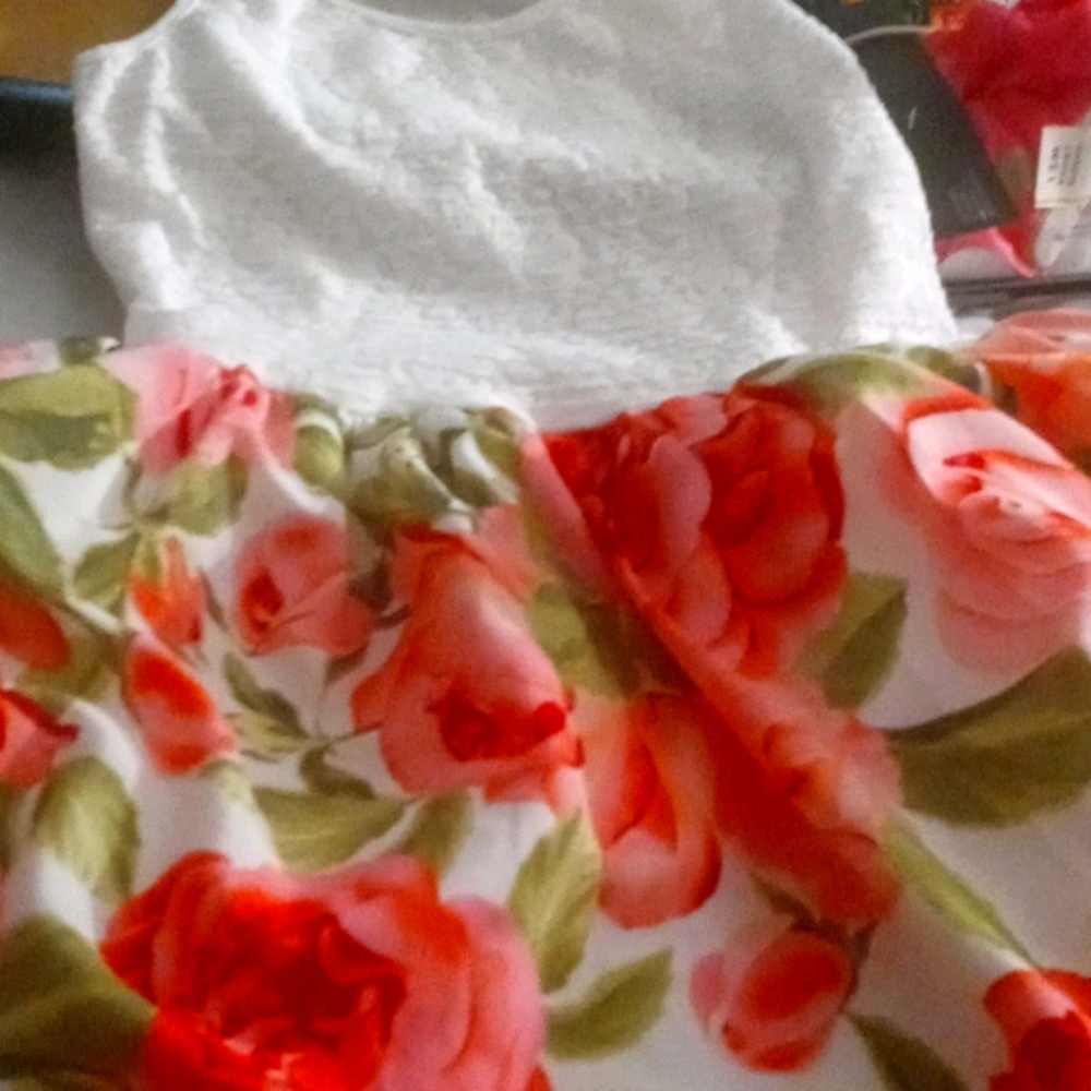 Children place size 8 floral dress